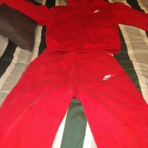 COPY - Boys almost brand new Nike sz lg sets